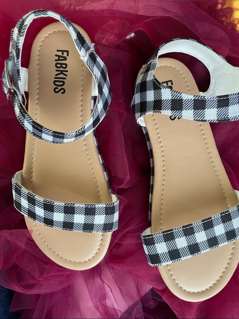 Size 12 fabkids Black & White Gingham Strap Kids Sandals